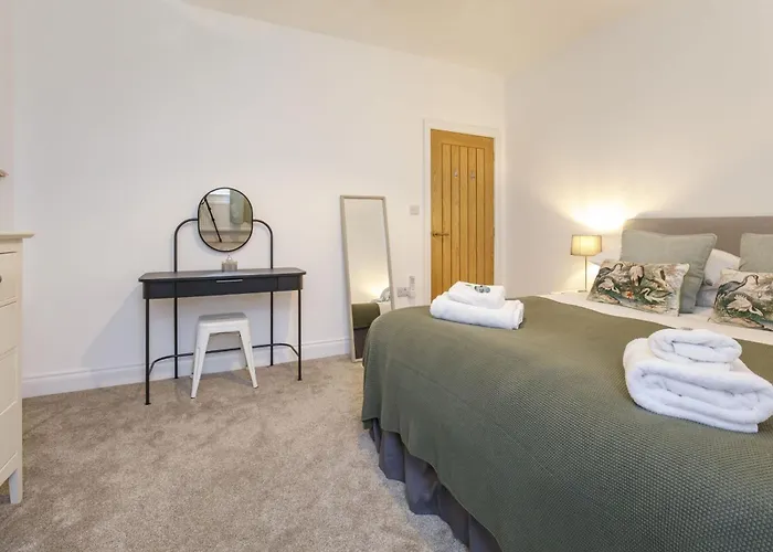 18 Darnborough * York