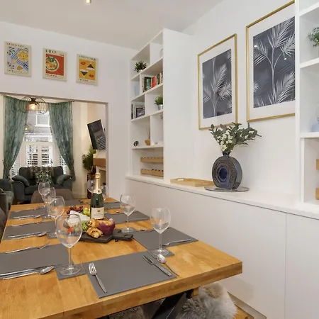 18 Darnborough 別荘 *